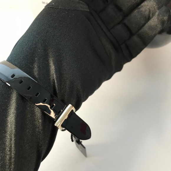 💯 Original Marc Jacobs The Lip Quartz Black Dial Ladies Watch MJ0120190889. - Picture 10 of 11